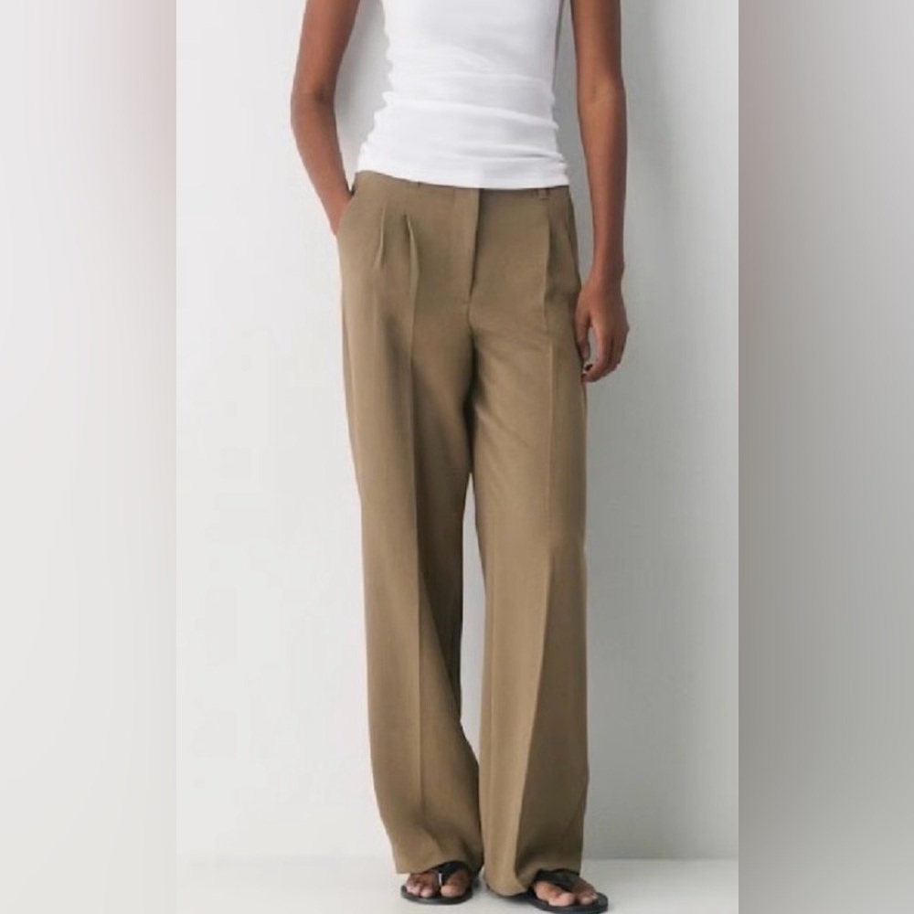 Aritzia Wilfred The Effortless Pant Crepette  High-Waist Trousers in Brown  OO
